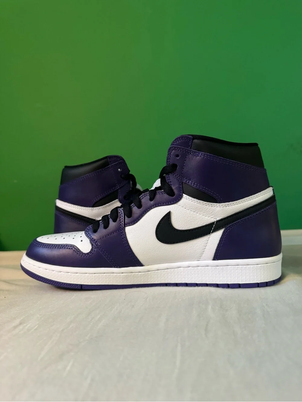 Jordan 1 high court purple size 10.5